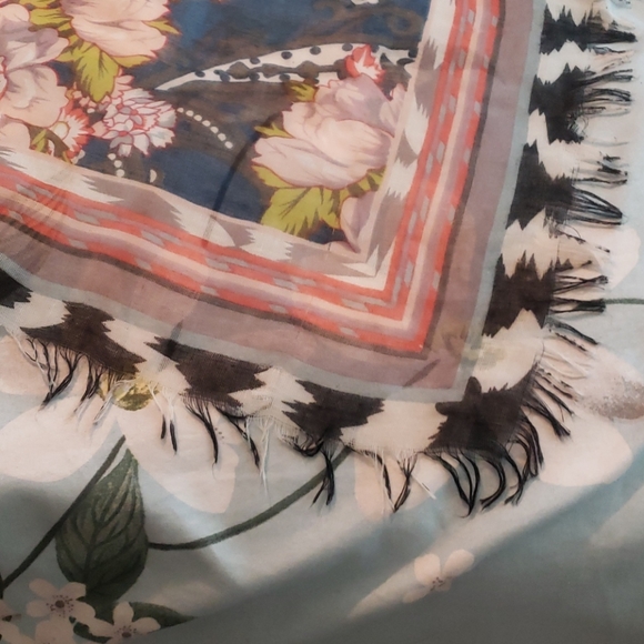 Scarf - Picture 3 of 5